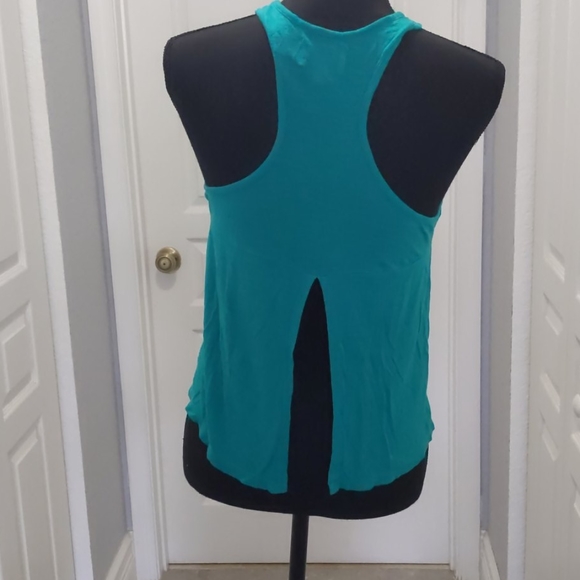 Top - Picture 2 of 2